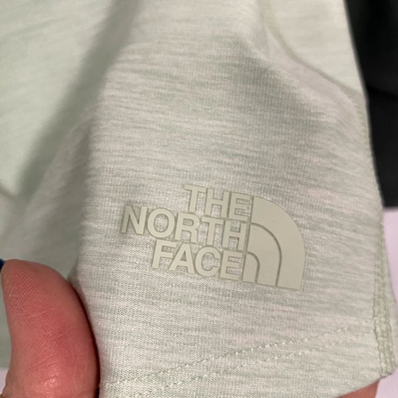 The North Face Flashdry Motivation Raglan Style Top Women's Size L - Picture 3 of 9